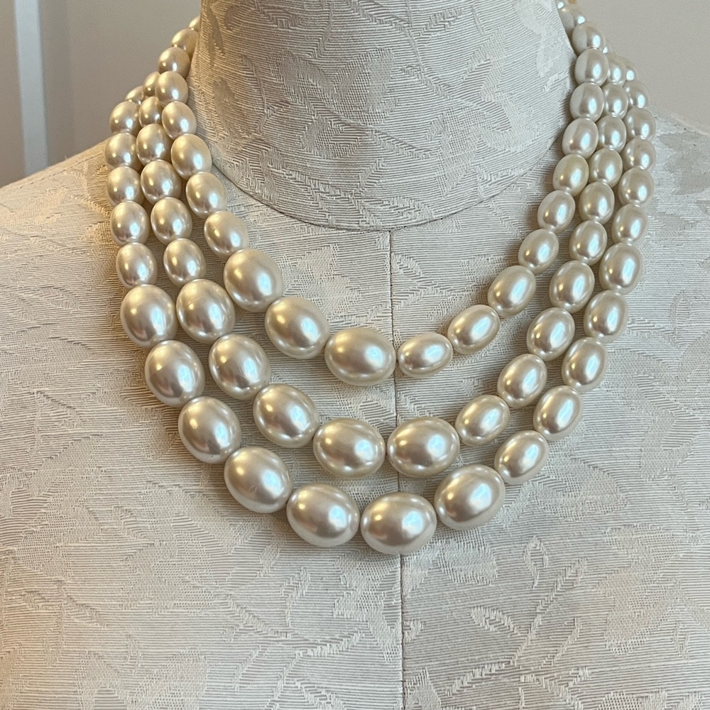 ANN KLEIN VINTAGE THREE STRAND OVAL BEADS PEARL NECKLACE